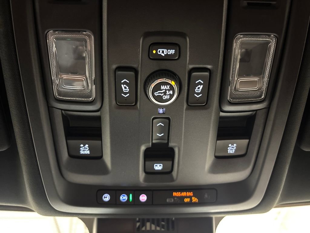 Used 2025 GMC Yukon Denali Ultimate w/ LPO, Floor Liner Package image 48