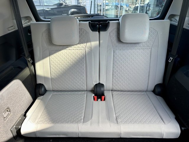 Used 2020 Volkswagen Tiguan S image 20