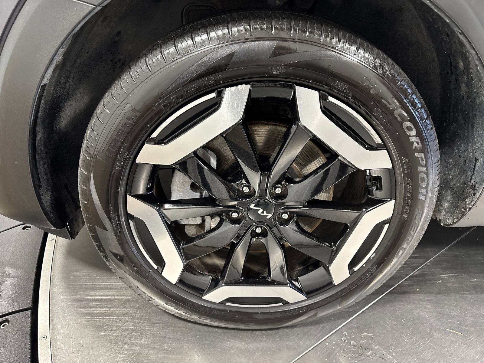 Used 2025 Kia Telluride S AWD/4WD image 2