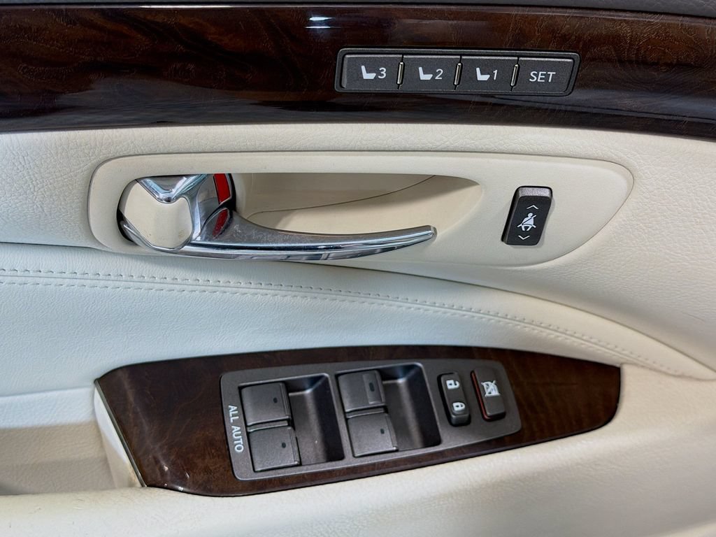 Used 2008 Lexus LS 460 RWD image 20