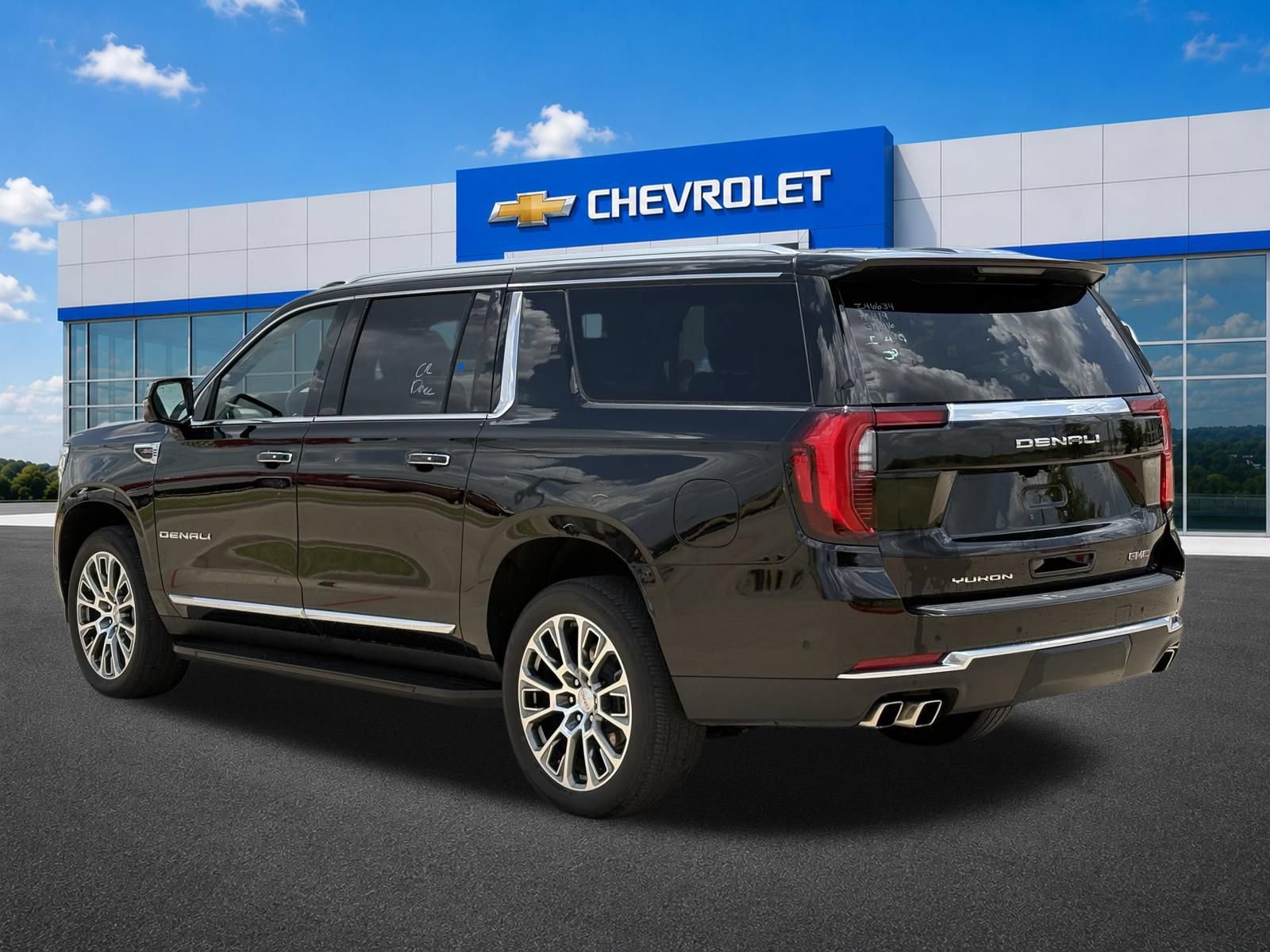 Certified 2025 GMC Yukon XL Denali AWD/4WD image 5