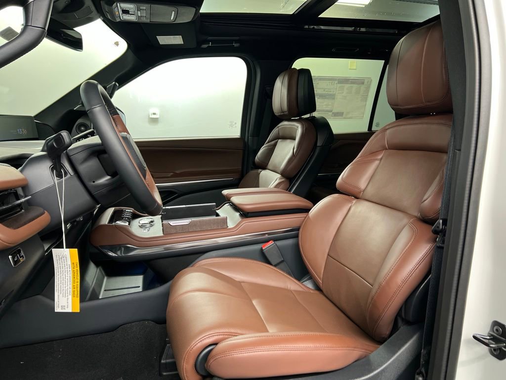 New 2026 Lincoln Navigator Reserve AWD/4WD image 28