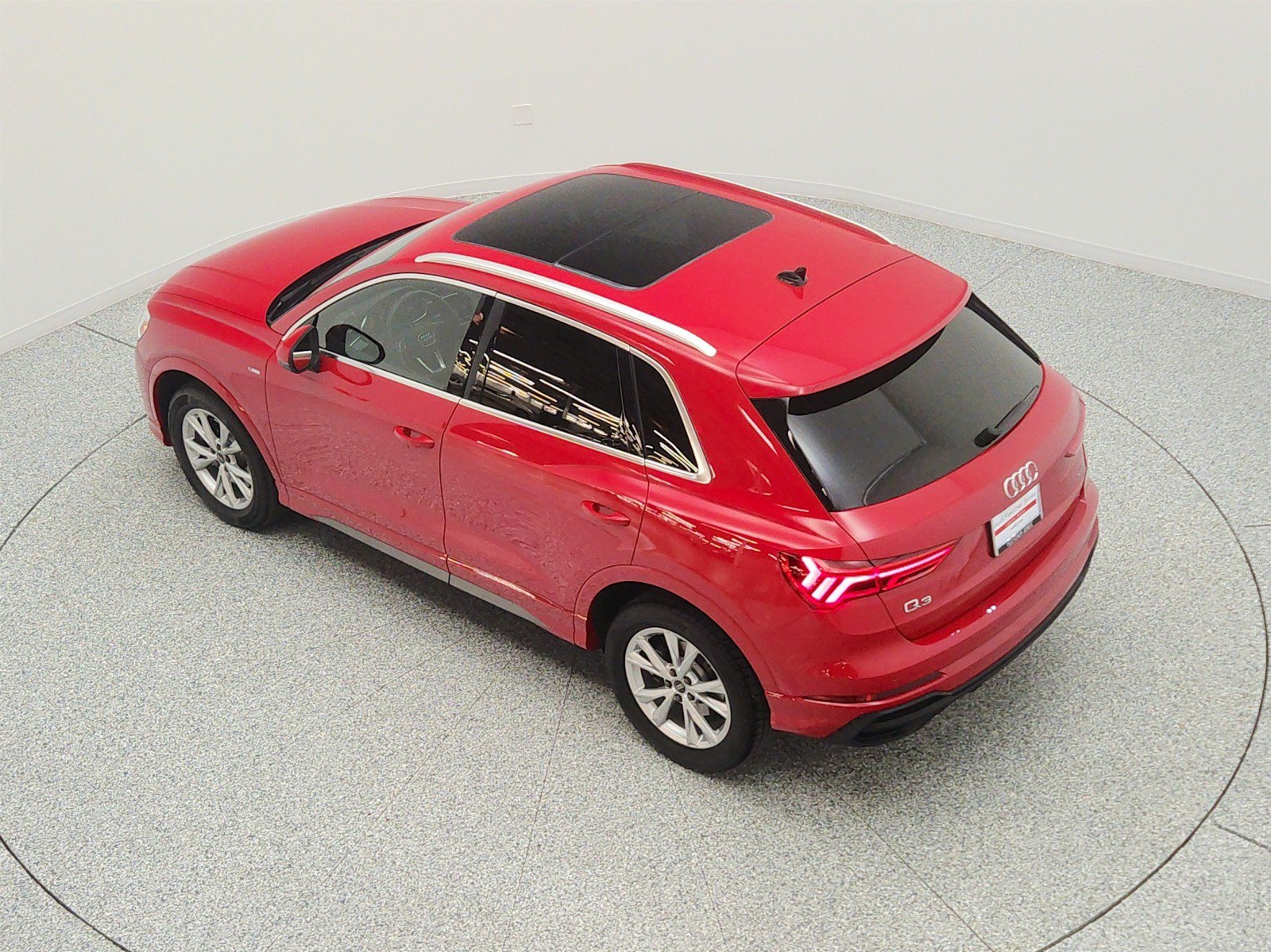 Used 2023 Audi Q3 2.0T Premium Plus w/ Premium Plus Package AWD/4WD image 28
