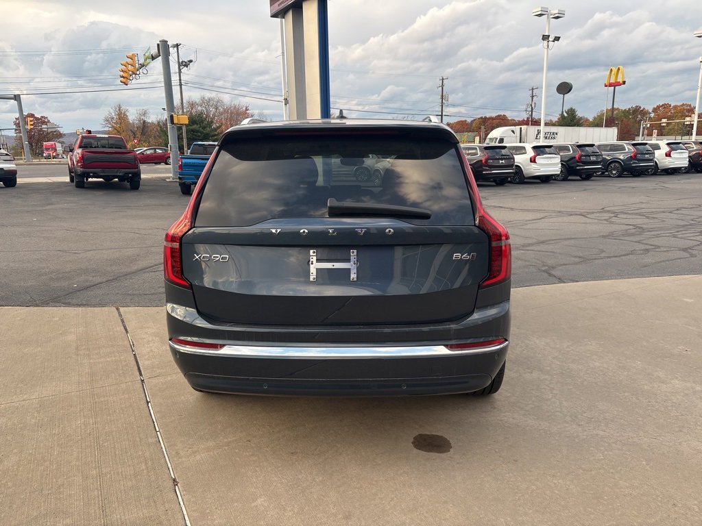 Certified 2025 Volvo XC90 B6 Plus image 6