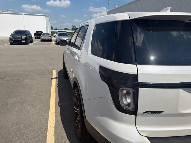 Used 2015 Ford Explorer Sport w/ Equipment Group 401A AWD/4WD image 4