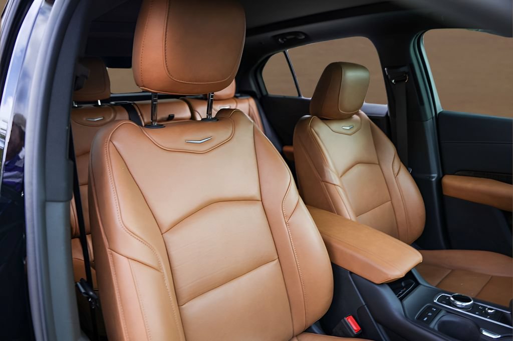 Used 2019 Cadillac XT4 Premium Luxury FWD image 32