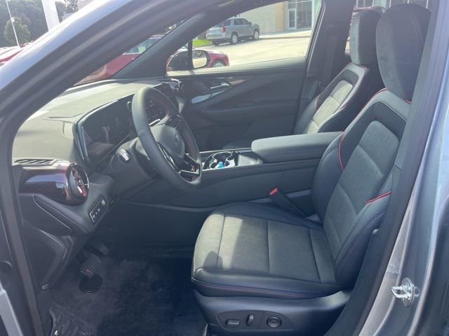 New 2025 Chevrolet Blazer EV RS FWD image 17