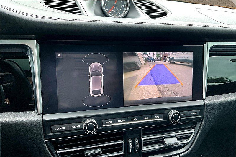 Used 2018 Porsche Macan AWD/4WD image 20
