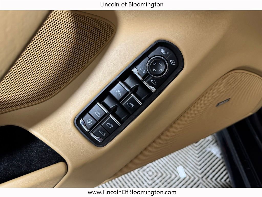 Used 2013 Porsche Panamera Turbo image 16