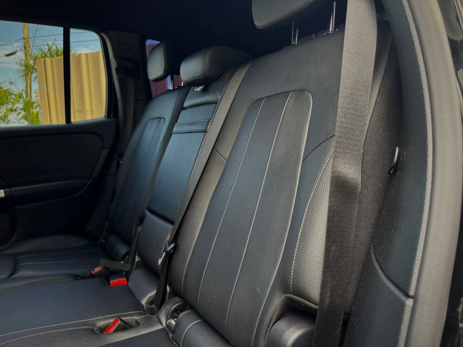 Used 2022 Mercedes-Benz GLB 250 w/ Premium Package image 21