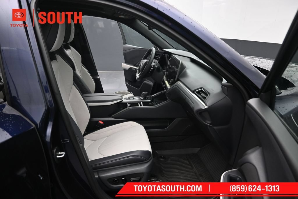 Used 2026 Lexus TX 500h AWD w/ Technology Package image 38