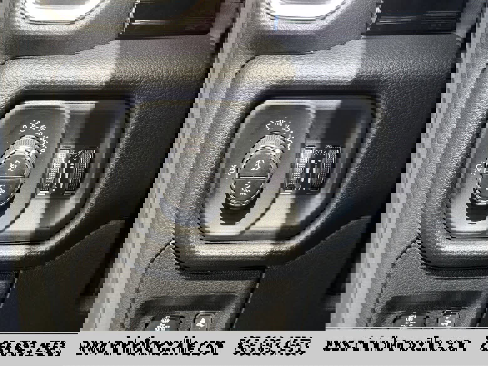 Used 2025 RAM 1500 Laramie w/ Night Edition image 24