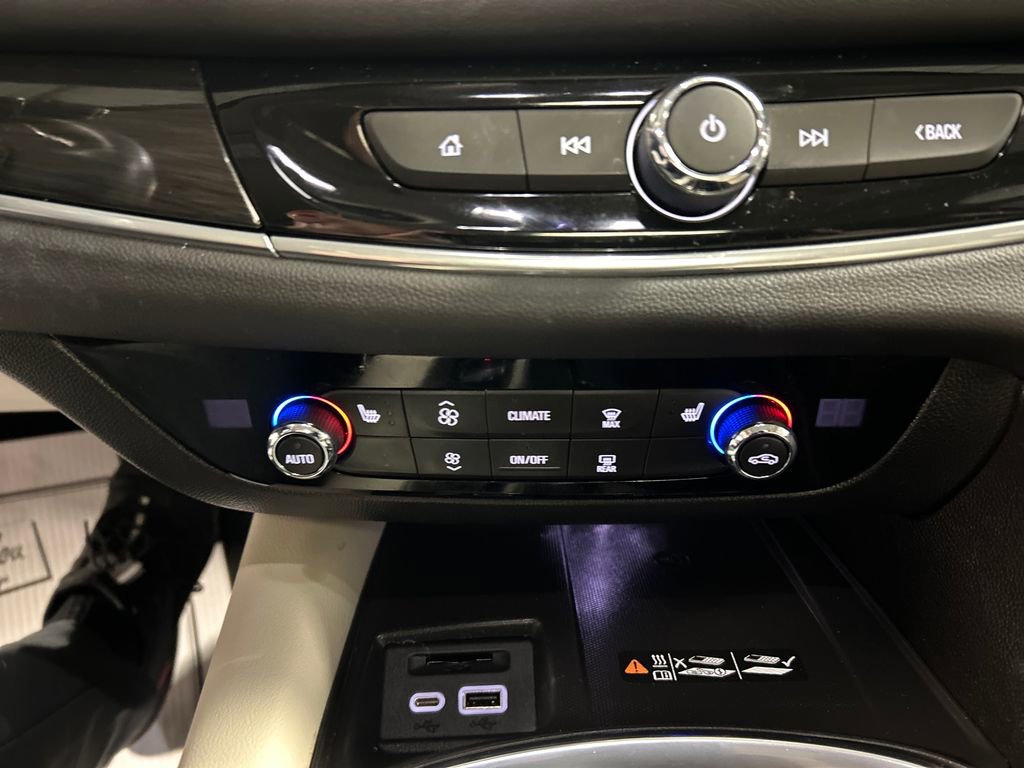 Used 2023 Buick Enclave Essence w/ Experience Buick Package image 19