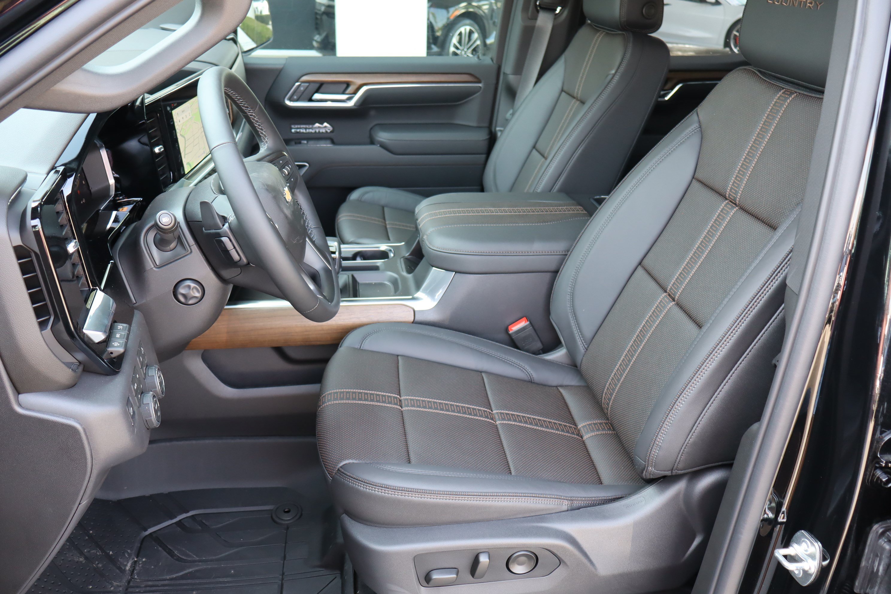 New 2026 Chevrolet Silverado 1500 High Country w/ High Country Premium Package AWD/4WD image 13