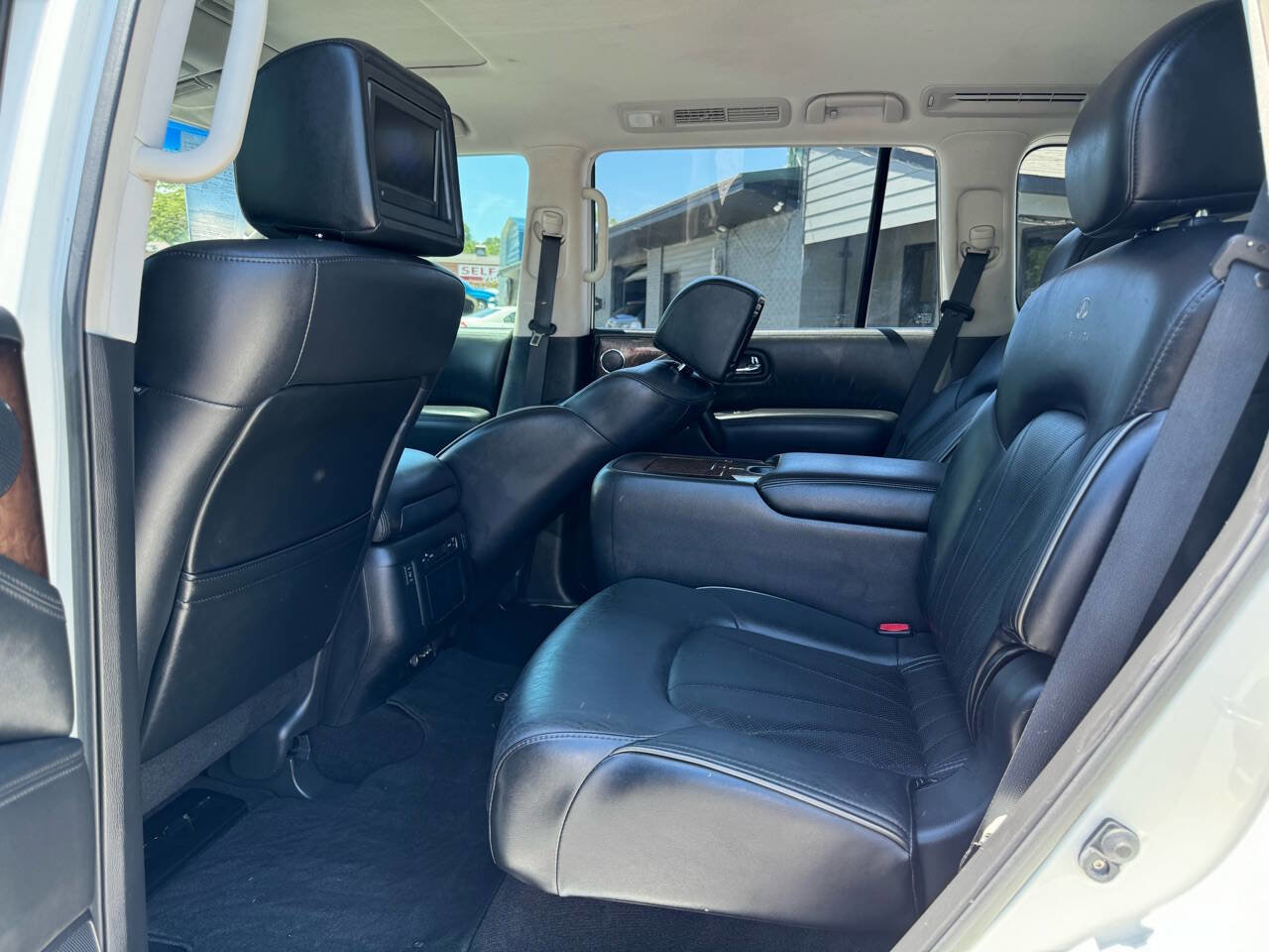 Used 2013 INFINITI QX56 2WD w/ Deluxe Touring Pkg image 17
