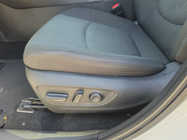 Used 2024 Toyota RAV4 XLE FWD image 17