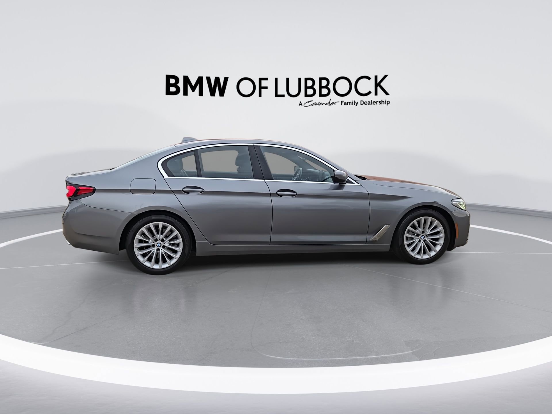Used 2023 BMW 530i RWD image 9