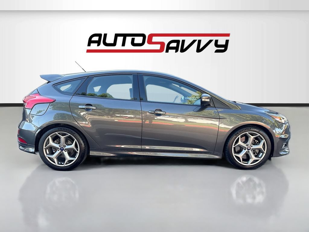 Used 2017 Ford Focus ST FWD image 8