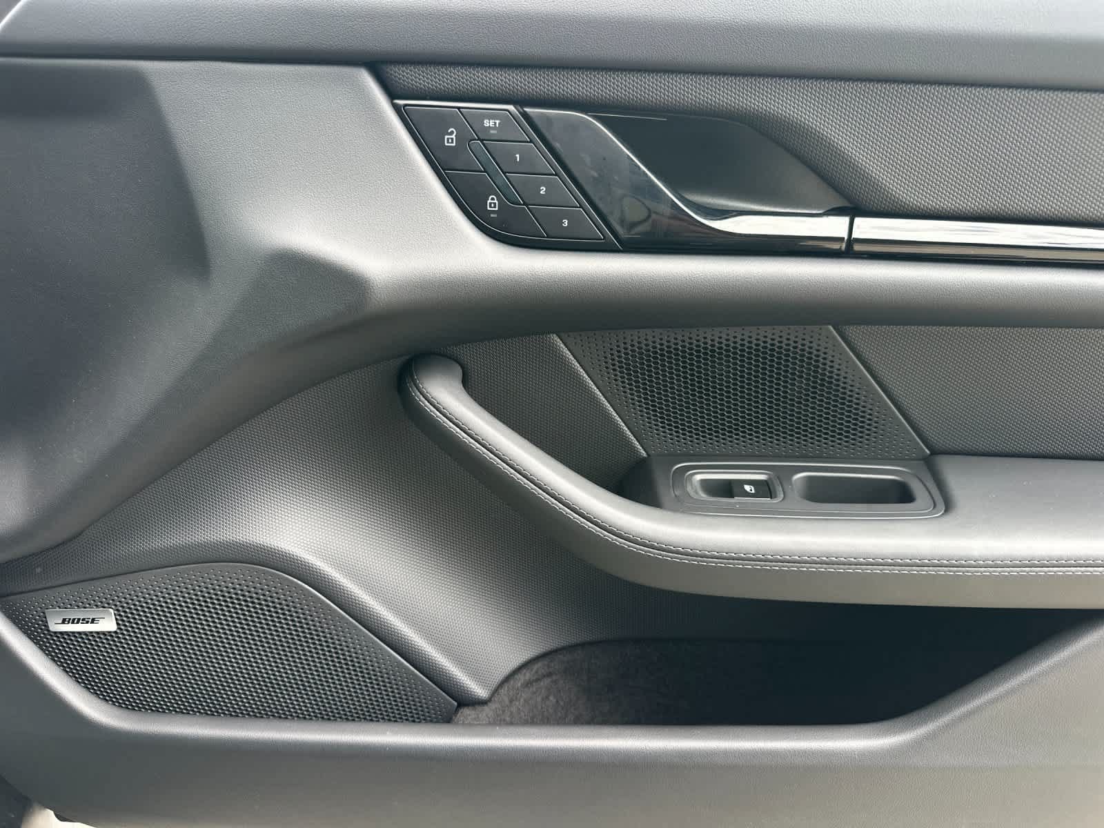 New 2026 Porsche Taycan 4S AWD/4WD image 18