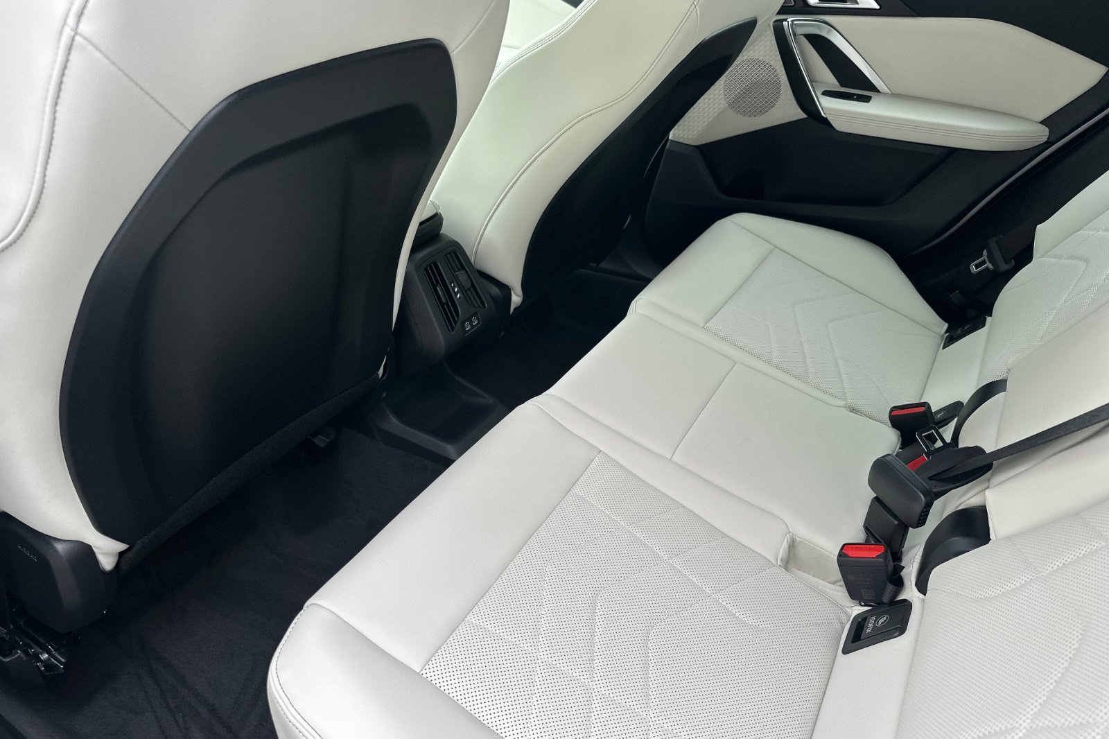 New 2026 BMW X1 xDrive28i w/ Technology Package AWD/4WD image 10