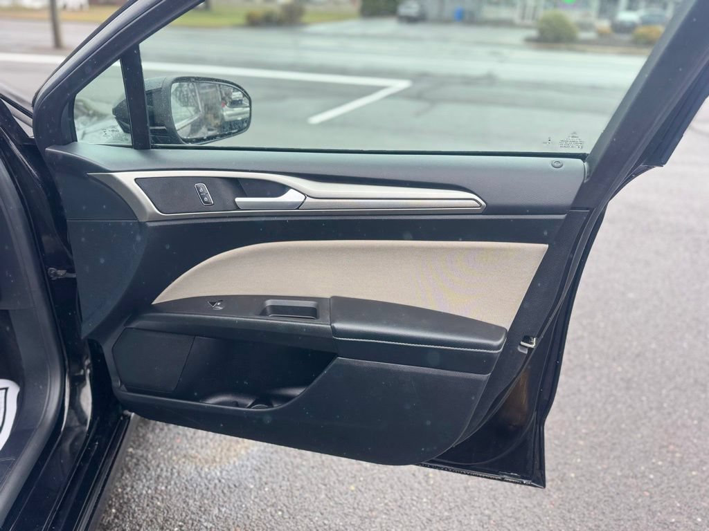 Used 2018 Ford Fusion S FWD image 32