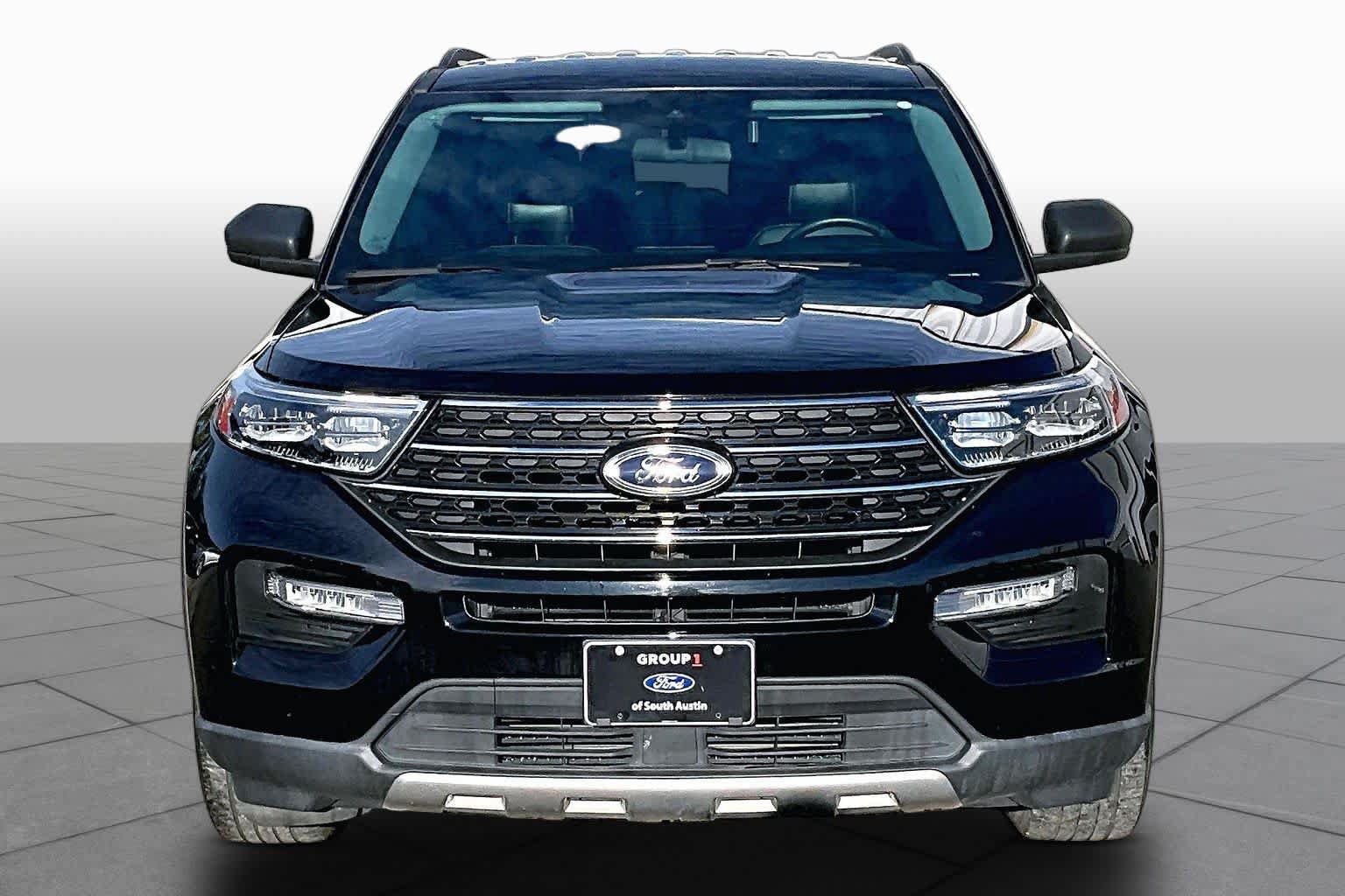 Used 2023 Ford Explorer XLT w/ Equipment Group 202A RWD image 4
