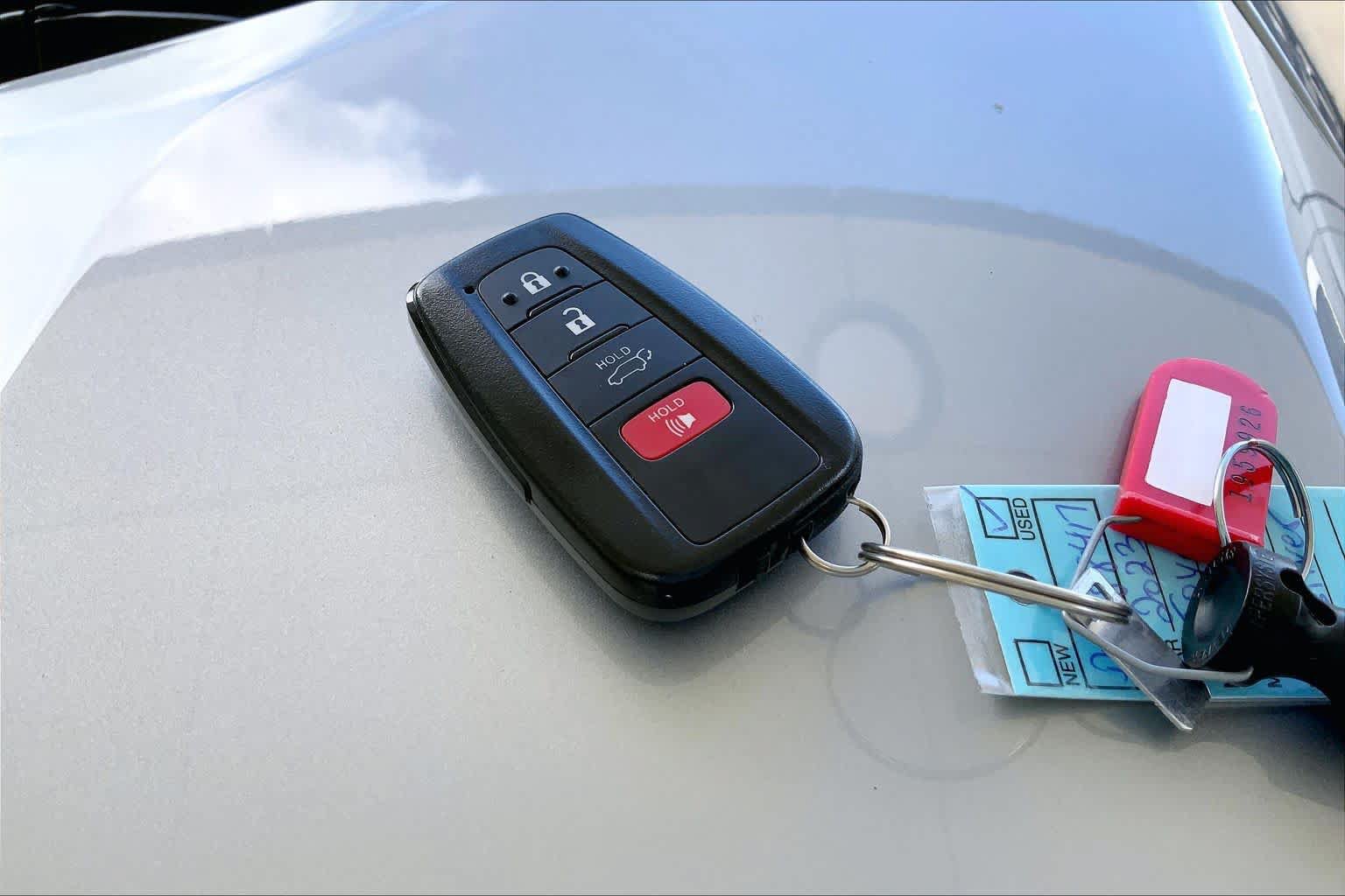 Used 2023 Toyota RAV4 XLE Premium FWD image 15