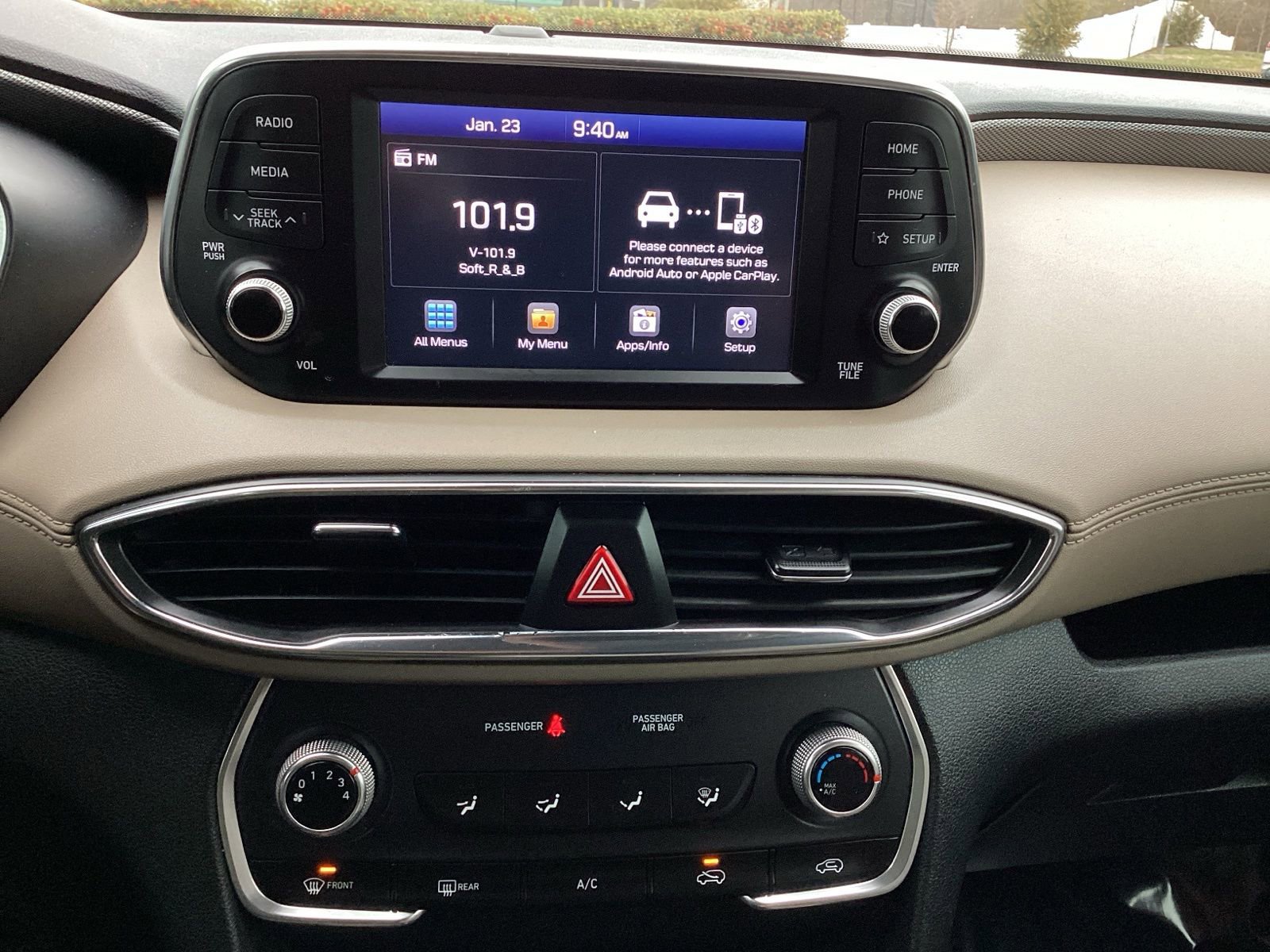 Used 2020 Hyundai Santa Fe SE image 15