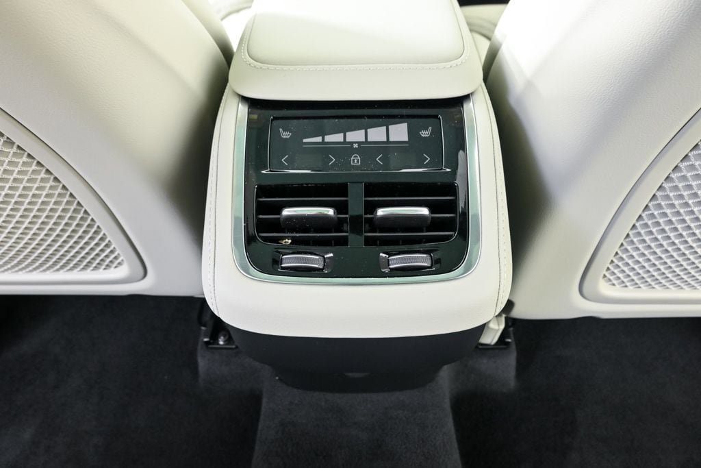 Certified 2026 Volvo XC90 B6 Ultra w/ Protection Package AWD/4WD image 22