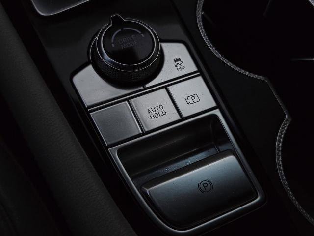 Used 2025 Genesis G70 2.5T AWD/4WD image 23