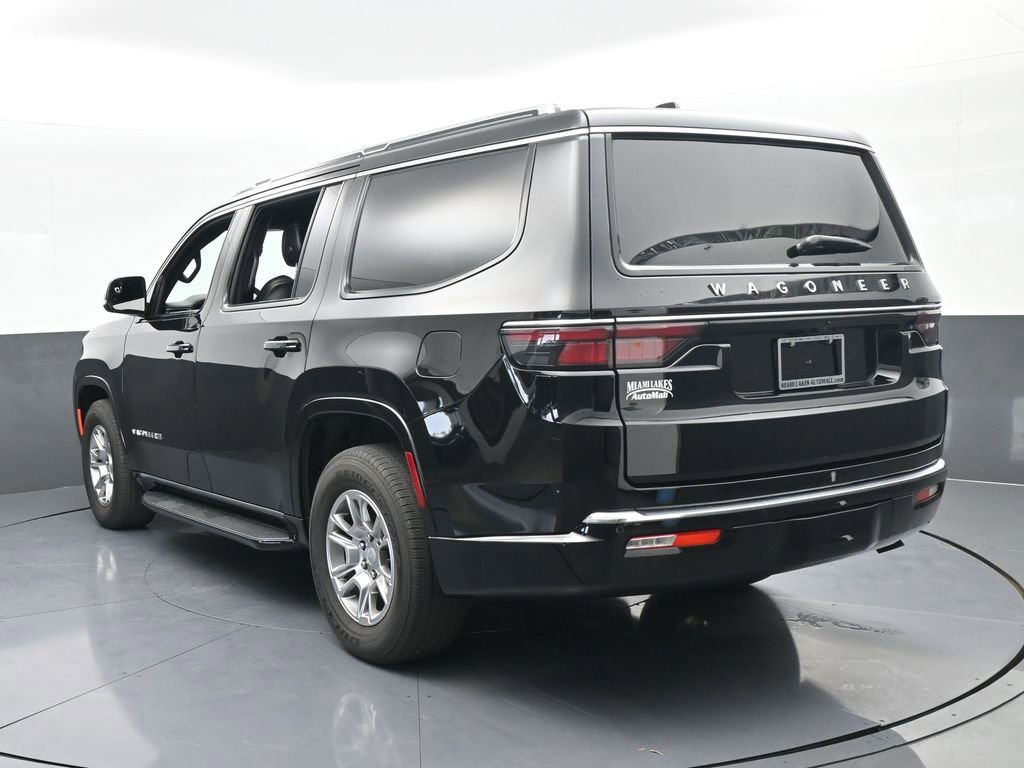 Used 2024 Jeep Wagoneer 2WD image 4