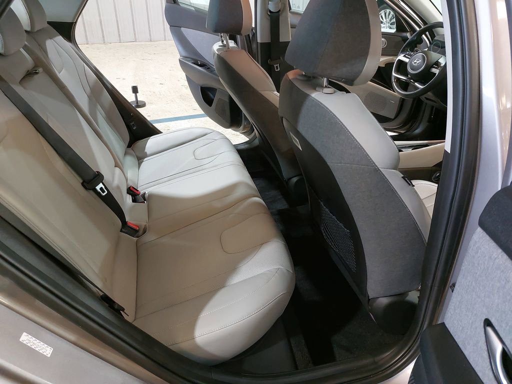 Certified 2023 Hyundai Elantra Limited w/ Cargo Package FWD image 11