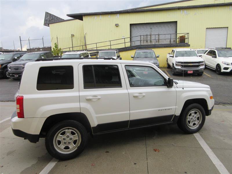 Used 2017 Jeep Patriot Sport w/ Power Value Group FWD image 10