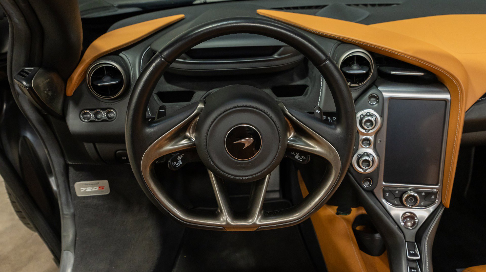 Used 2020 McLaren 720S Spider image 57