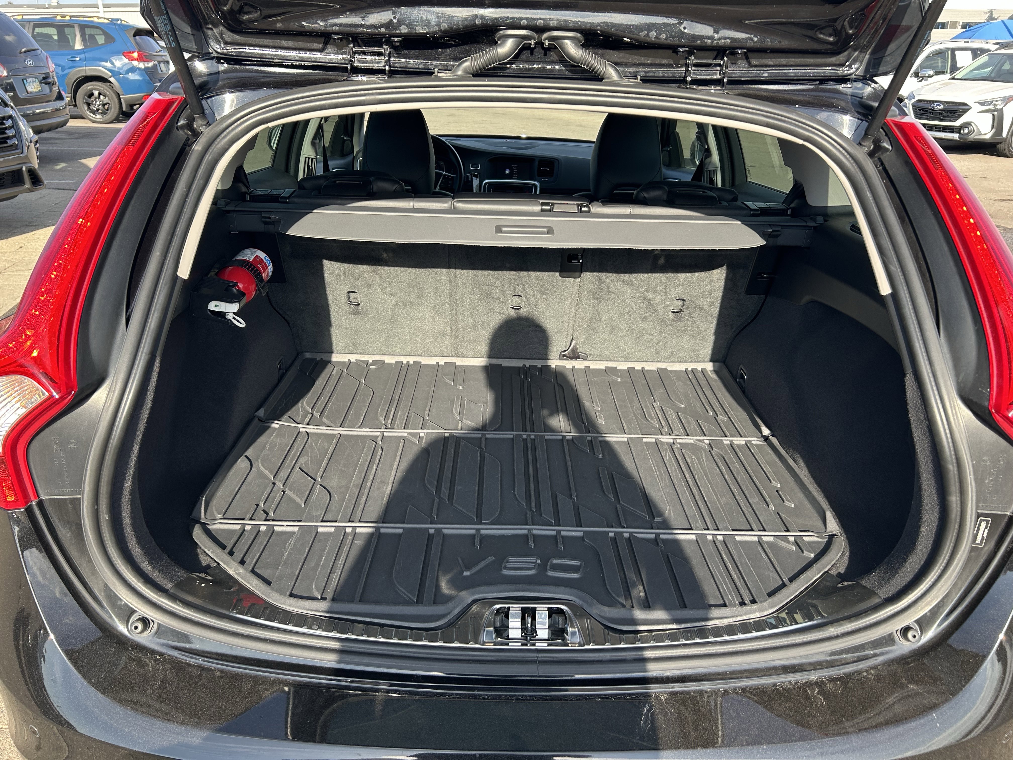 Used 2017 Volvo V60 T5 Platinum w/ Climate Package image 27