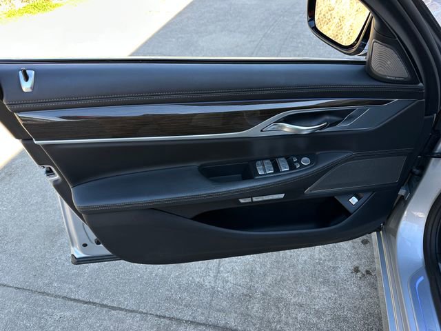 Used 2018 BMW 740e xDrive image 14