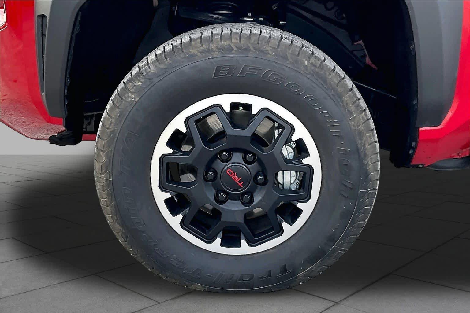 Used 2026 Toyota Tacoma TRD Off-Road AWD/4WD image 10