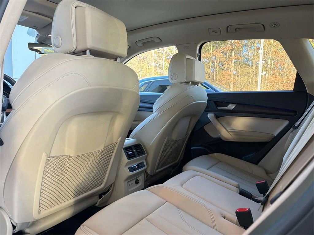 Used 2025 Audi Q5 2.0T Premium Plus w/ Premium Plus Package image 18