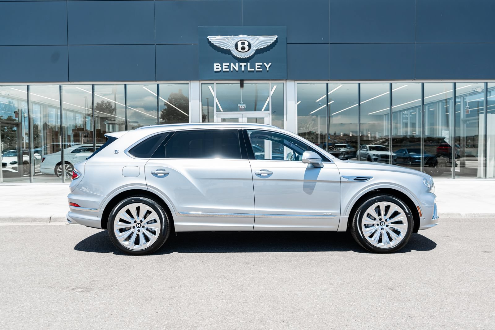 New 2026 Bentley Bentayga Extended Wheelbase AWD/4WD image 14