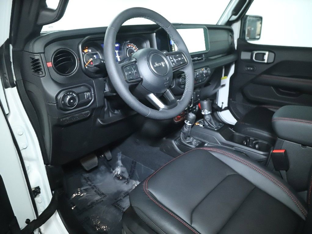 Used 2026 Jeep Wrangler Unlimited Rubicon w/ Technology Group AWD/4WD image 16