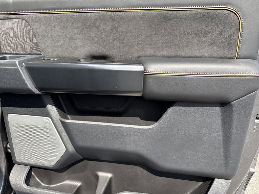 Used 2024 Ford F250 Platinum image 16