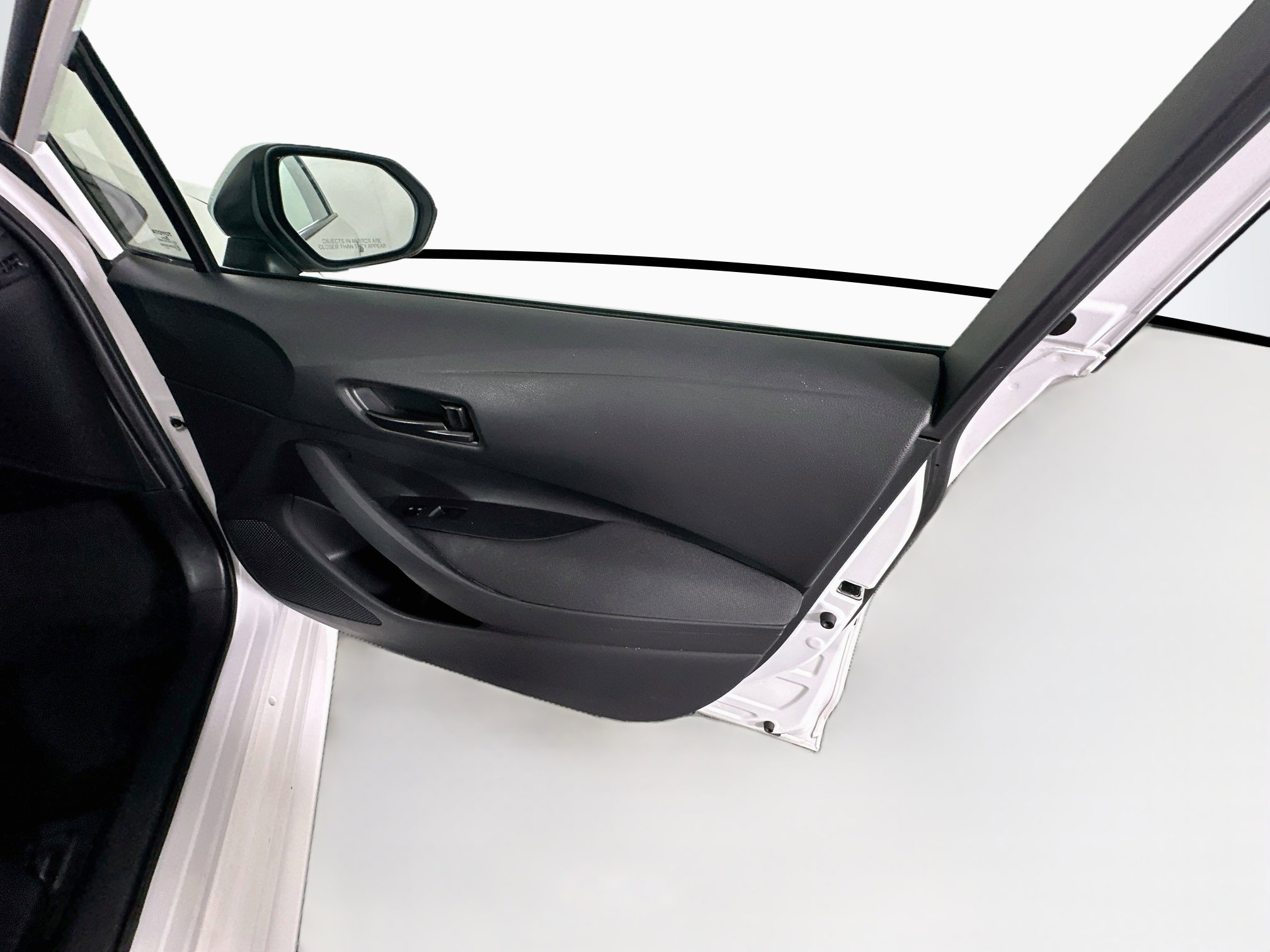 Used 2025 Toyota Corolla LE FWD image 31
