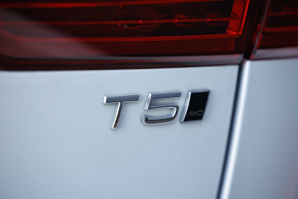 Used 2021 Volvo XC60 T5 Inscription w/ Protection Package Premier image 12