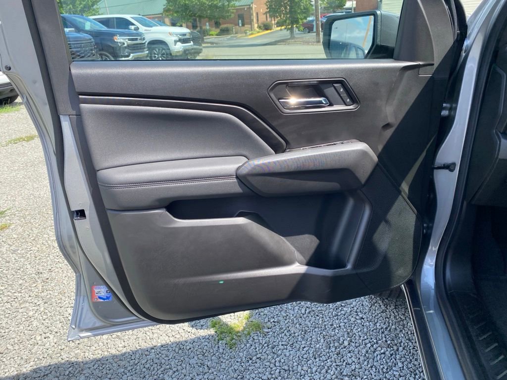 New 2025 Chevrolet Colorado LT w/ LT Convenience Package AWD/4WD image 9