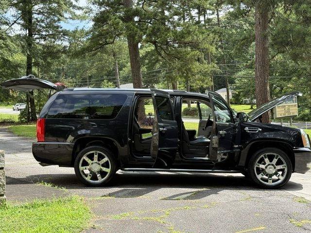 Used 2013 Cadillac Escalade ESV Luxury AWD/4WD image 37