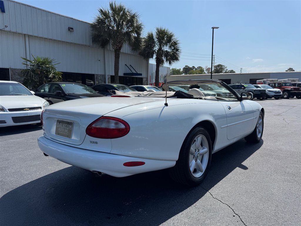 Used 2000 Jaguar XK8 Convertible image 14
