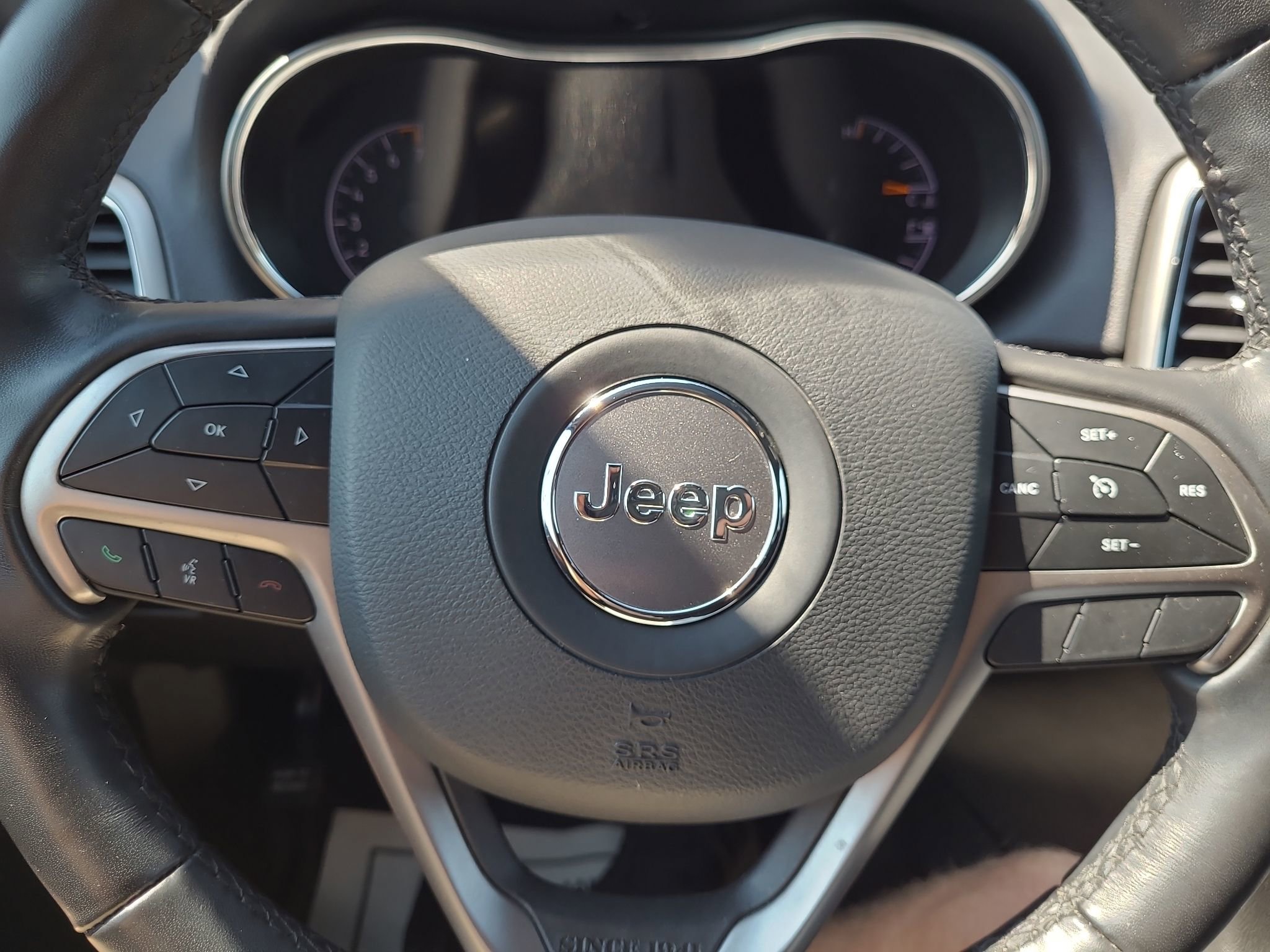 Used 2021 Jeep Grand Cherokee Laredo image 14