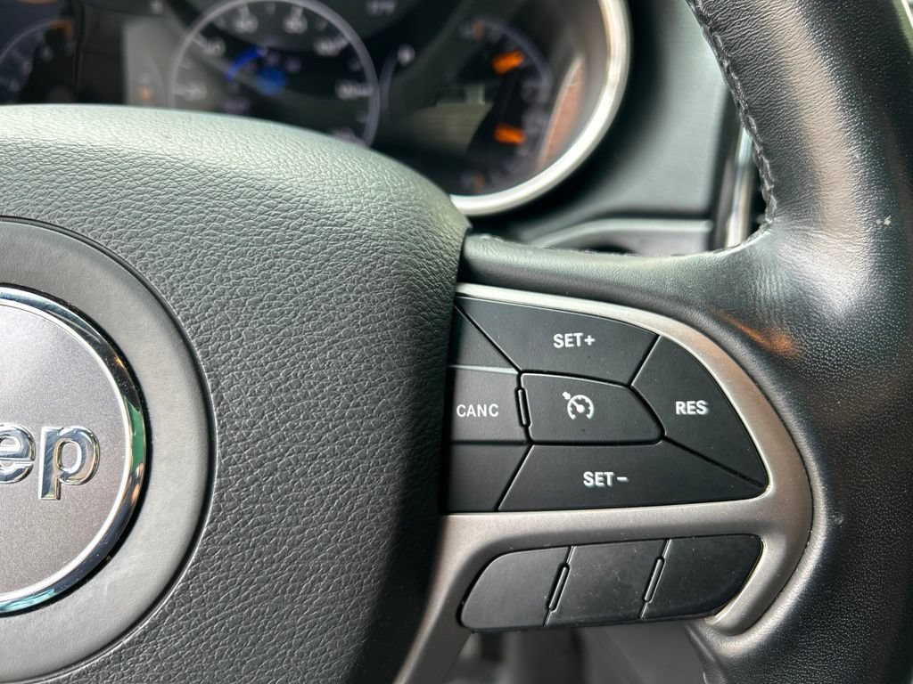 Used 2022 Jeep Grand Cherokee Limited AWD/4WD image 22