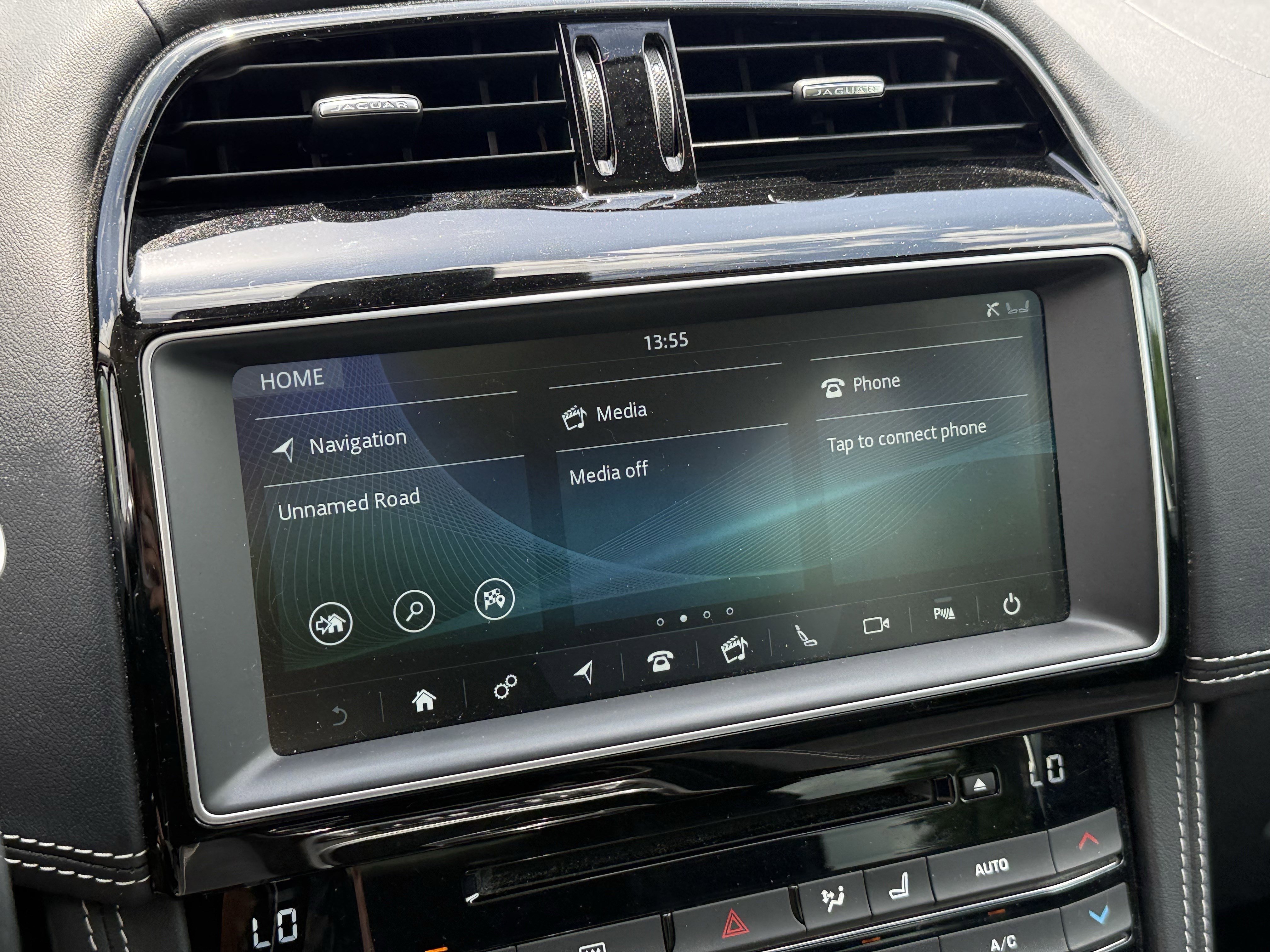 Used 2017 Jaguar F-PACE R-Sport image 20