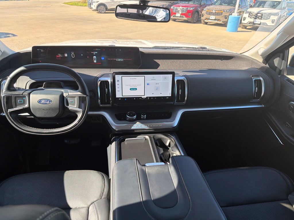 Used 2025 Ford Expedition Platinum AWD/4WD image 14